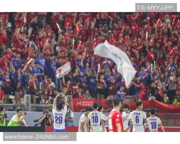 足球黑人在绿茵场上的奋斗与荣耀展现了体育的力量与包容性