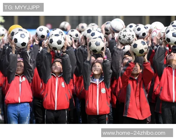足球潇洒哥带你领略绿茵场上的风采与魅力，畅谈激情与梦想的足球人生
